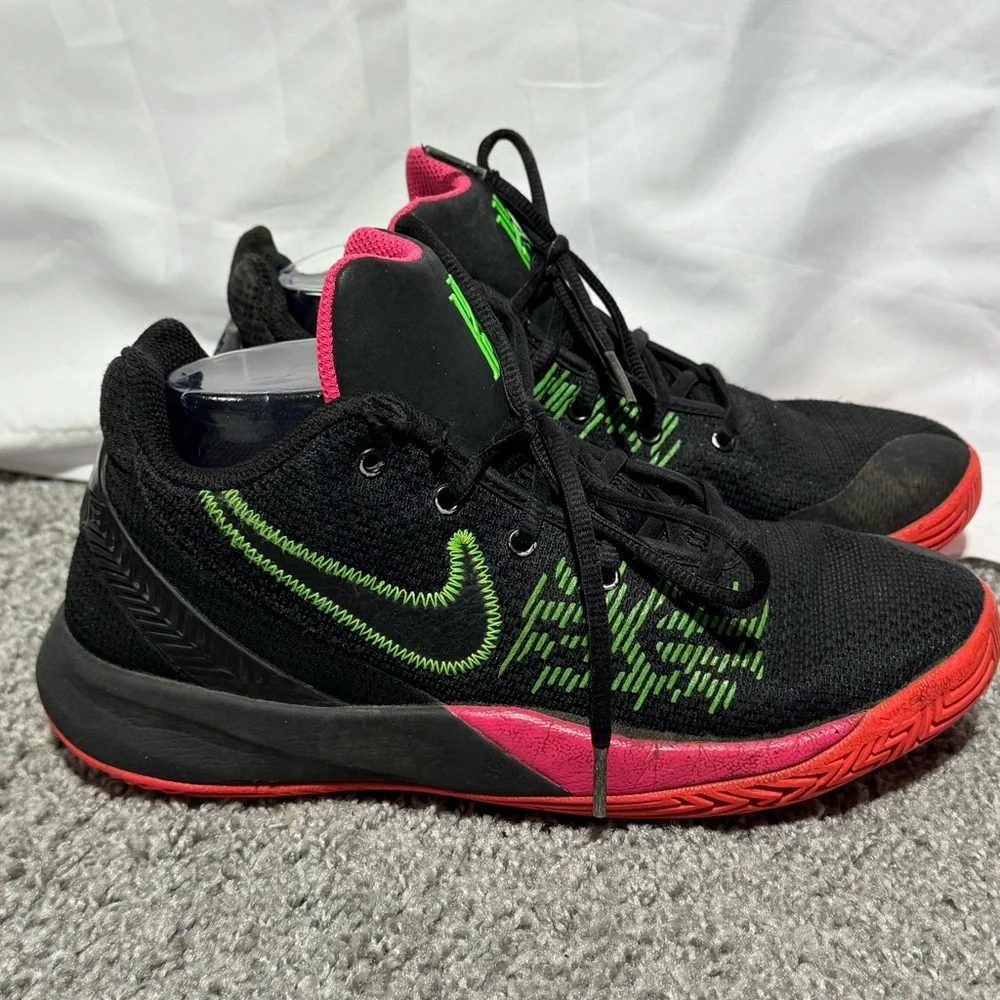 Nike Boys Kyrie Flytrap ll AQ3412-005 Black Basketball Size 6.5Y